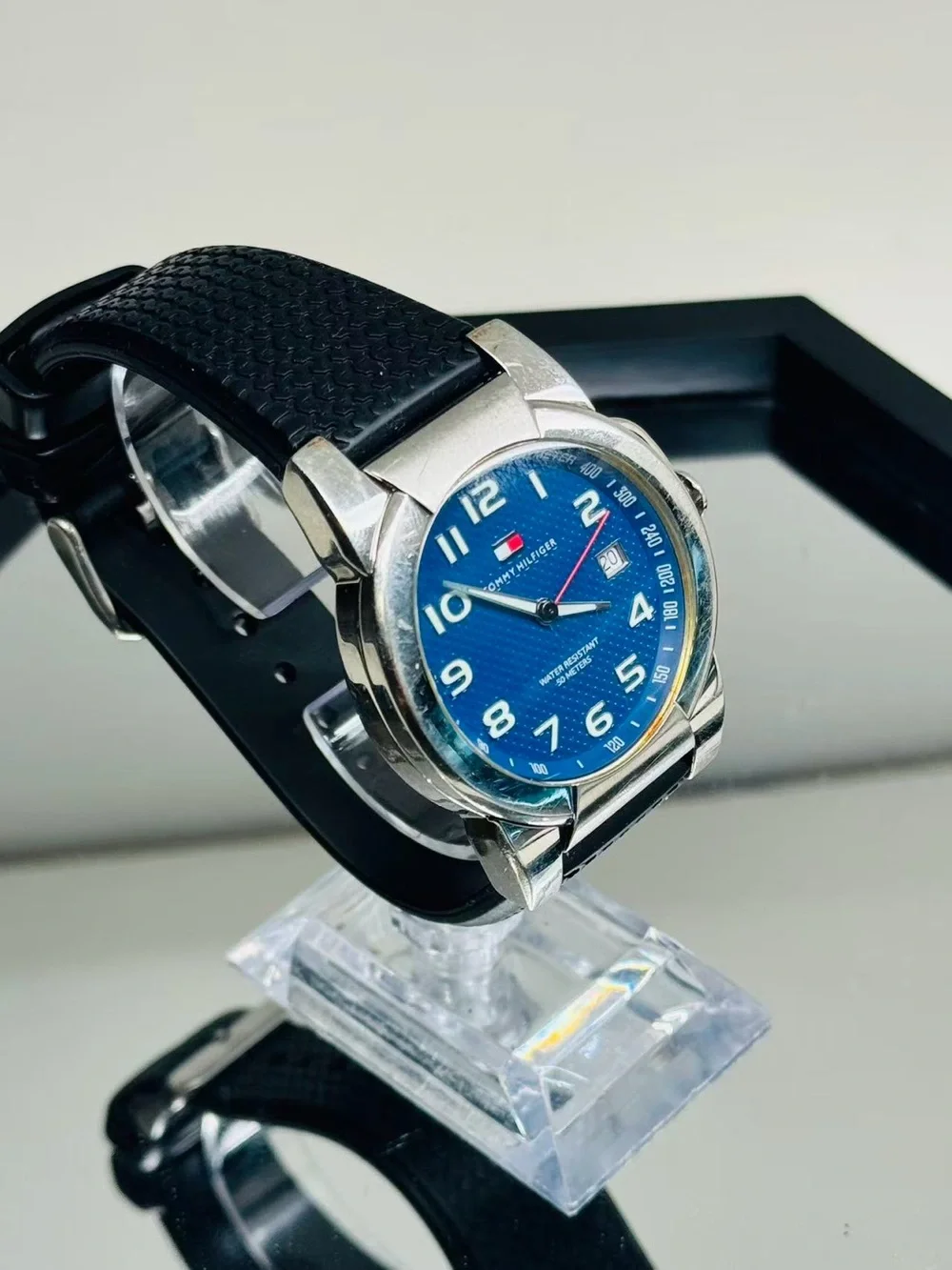Tommy Hilfiger Men’s Watch Blue Dial Date 41mm Rubber Strap New Battery Runs